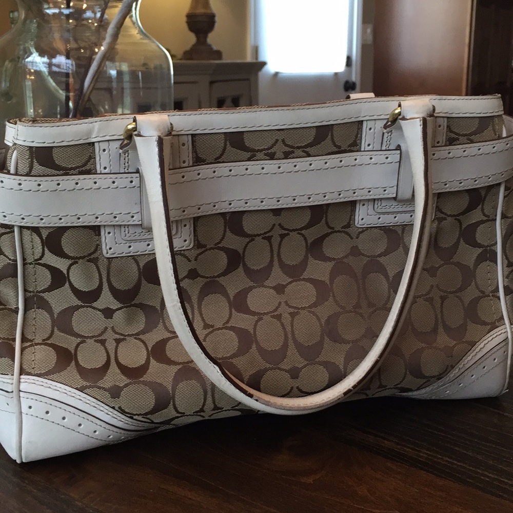 Coach Hampton Signature Purse in White & Tan - Picture 4 of 5